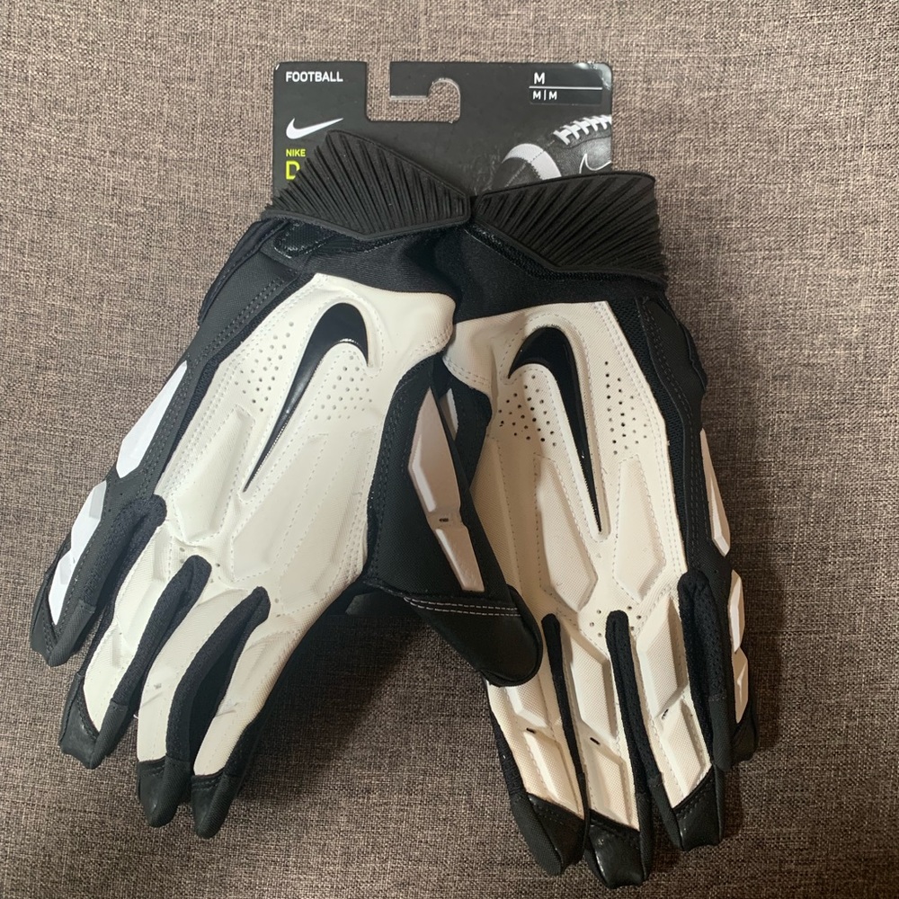 Nike D-Tack Lineman Football Gloves (Size Medium)